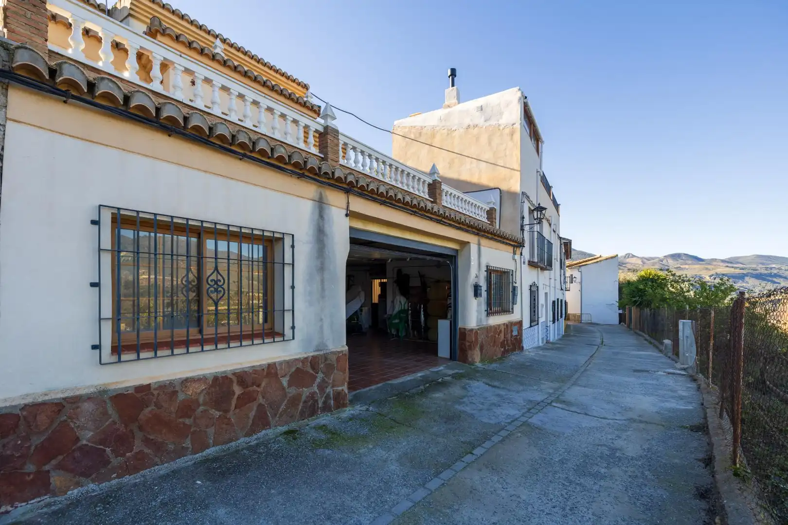Vista exterior de Casa o chalet en venta en El Valle con Calefacción, Jardín privado y Terraza