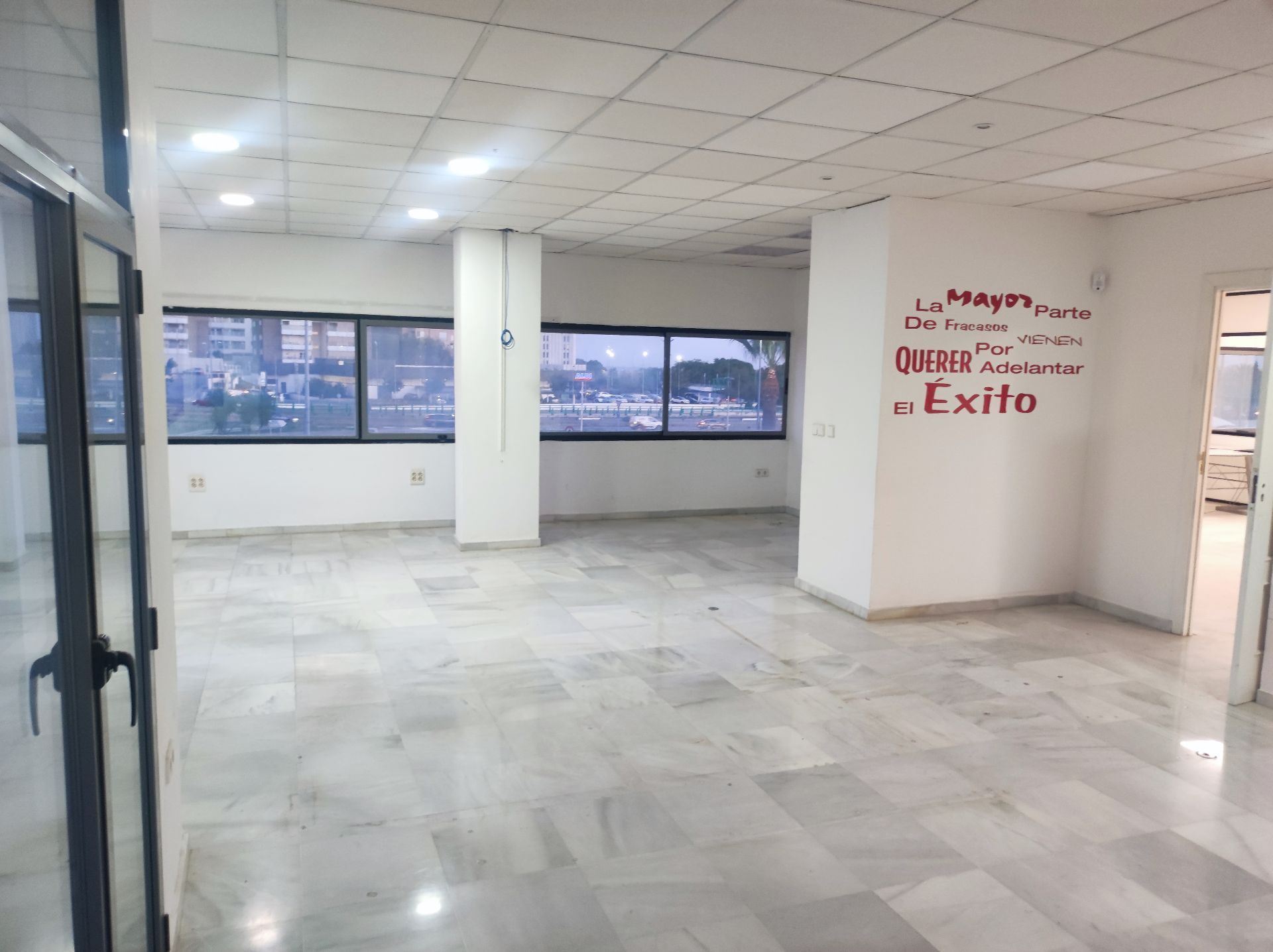 Oficina de lloguer en Mairena del Aljarafe amb Aire condicionat i Calefacció