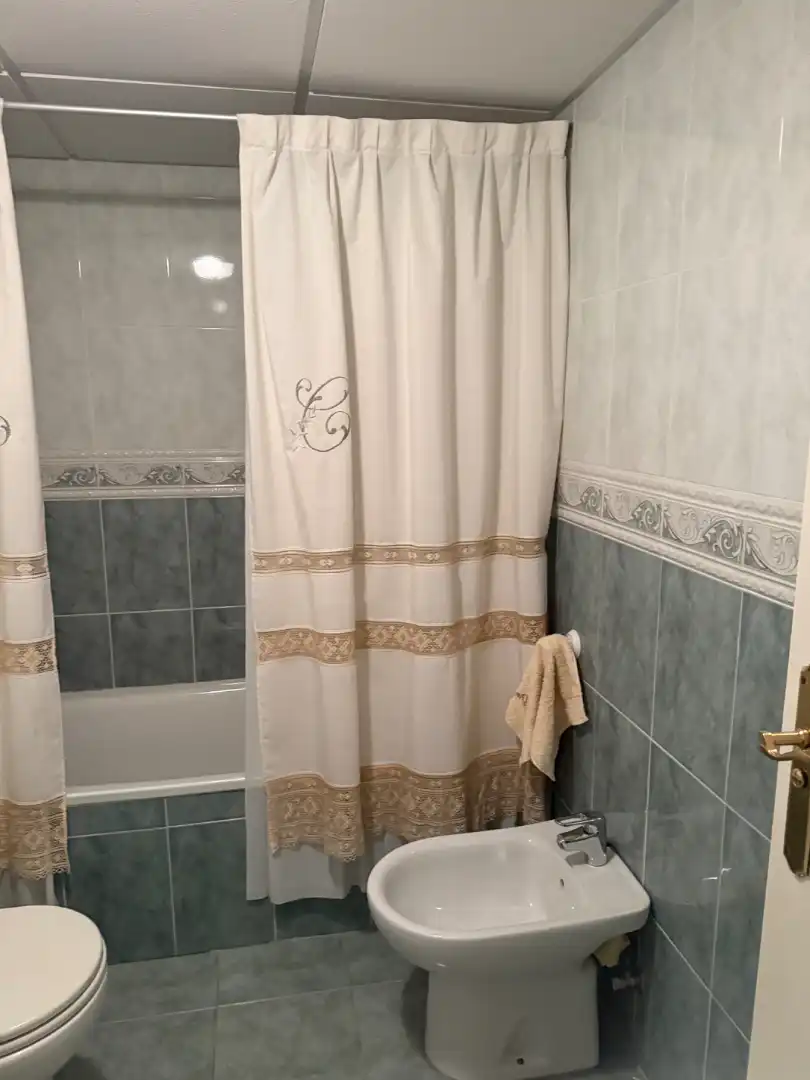 Casa adosada en venta en Calle Castillo de Rena, Avenida Elvas