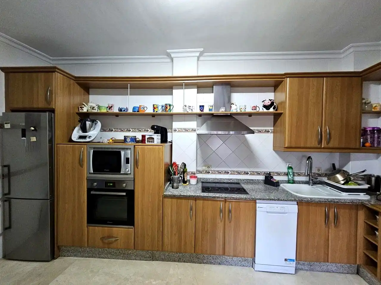 Cuina de Casa adosada en venda en Alcalá de Guadaira amb Traster