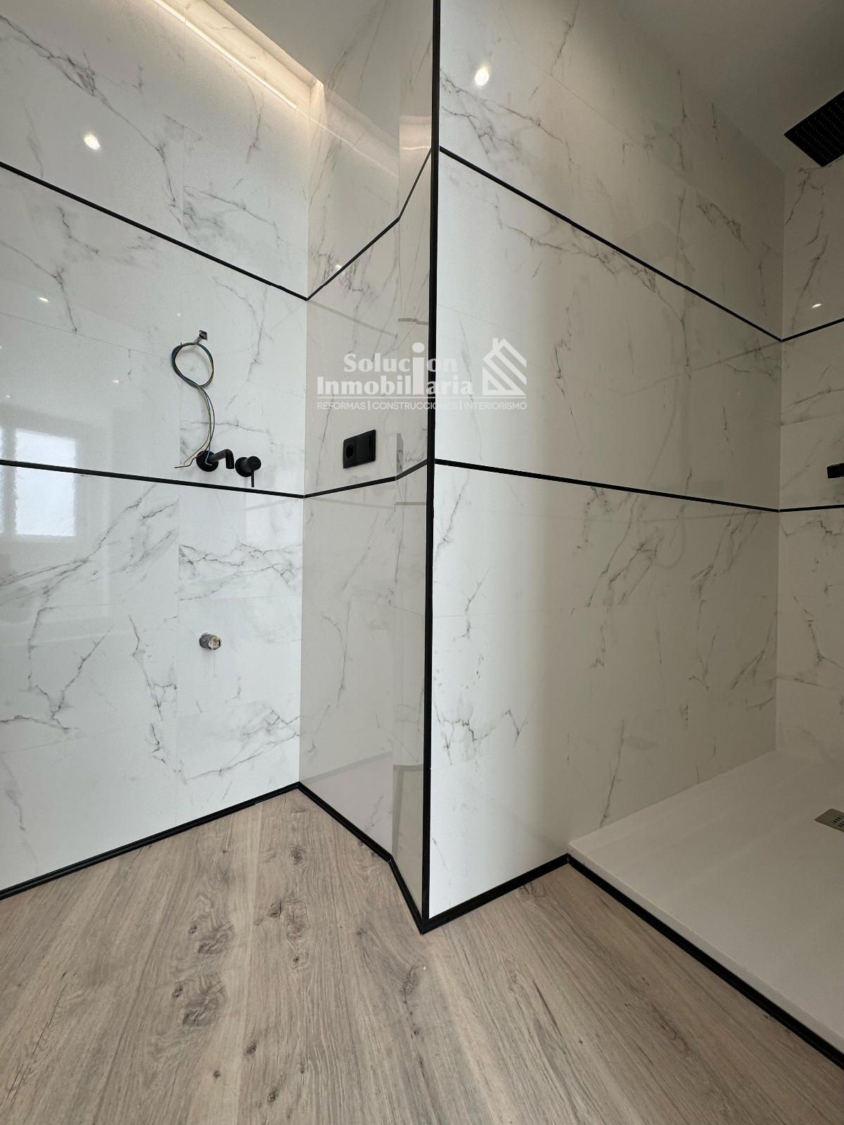 Bany de Àtic en venda en Salamanca Capital amb Calefacció, Terrassa i Balcó