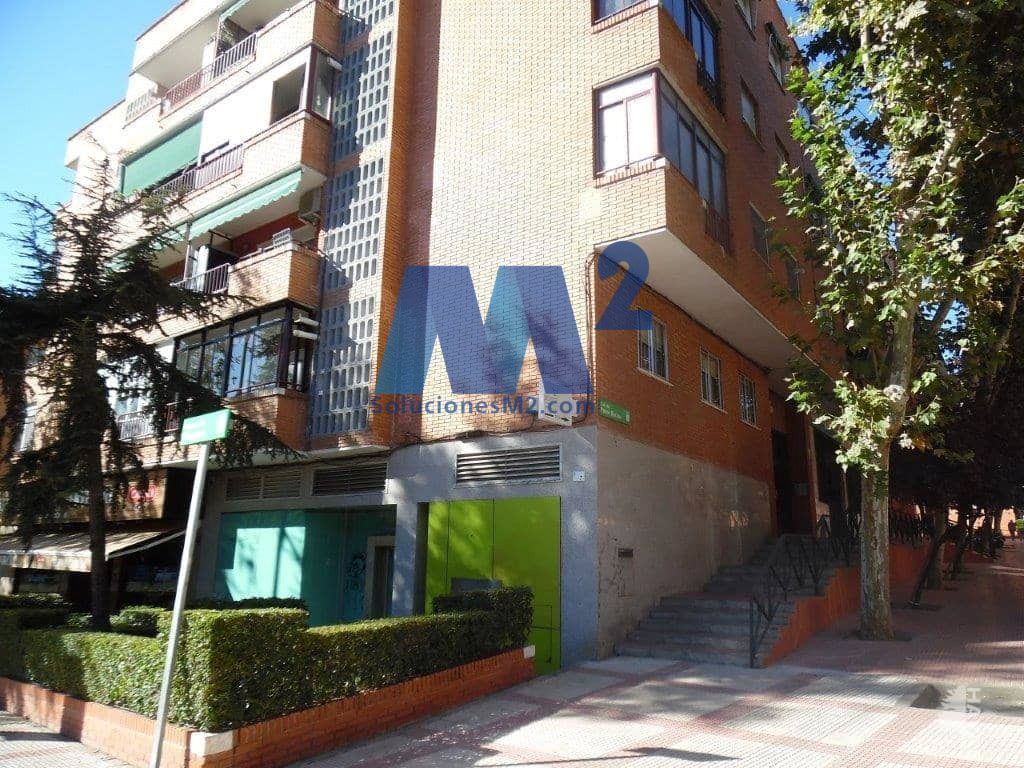 Vista exterior de Local de lloguer en Alcobendas