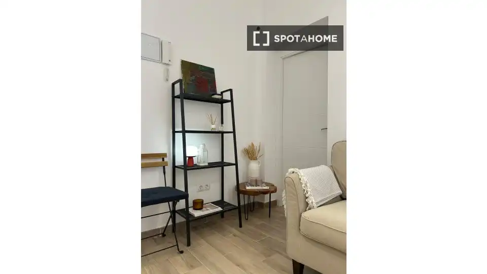 Bedroom of Flat for rent in Madrid  with Air Conditioner, Heating and Furnished