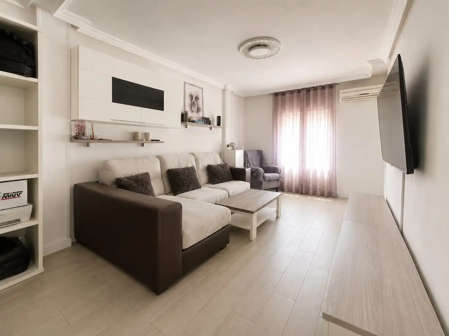Flat for sale in Reyes