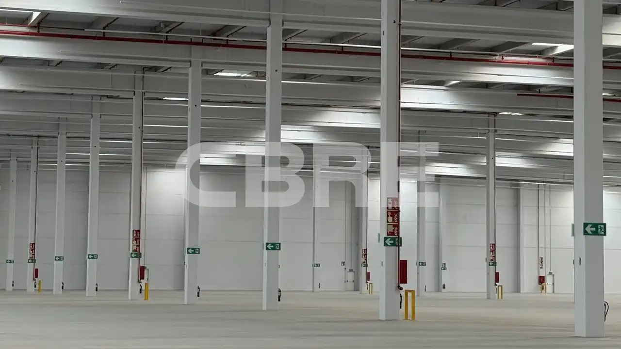 Parkplatz von Fabrikhallen zur Miete in Illescas