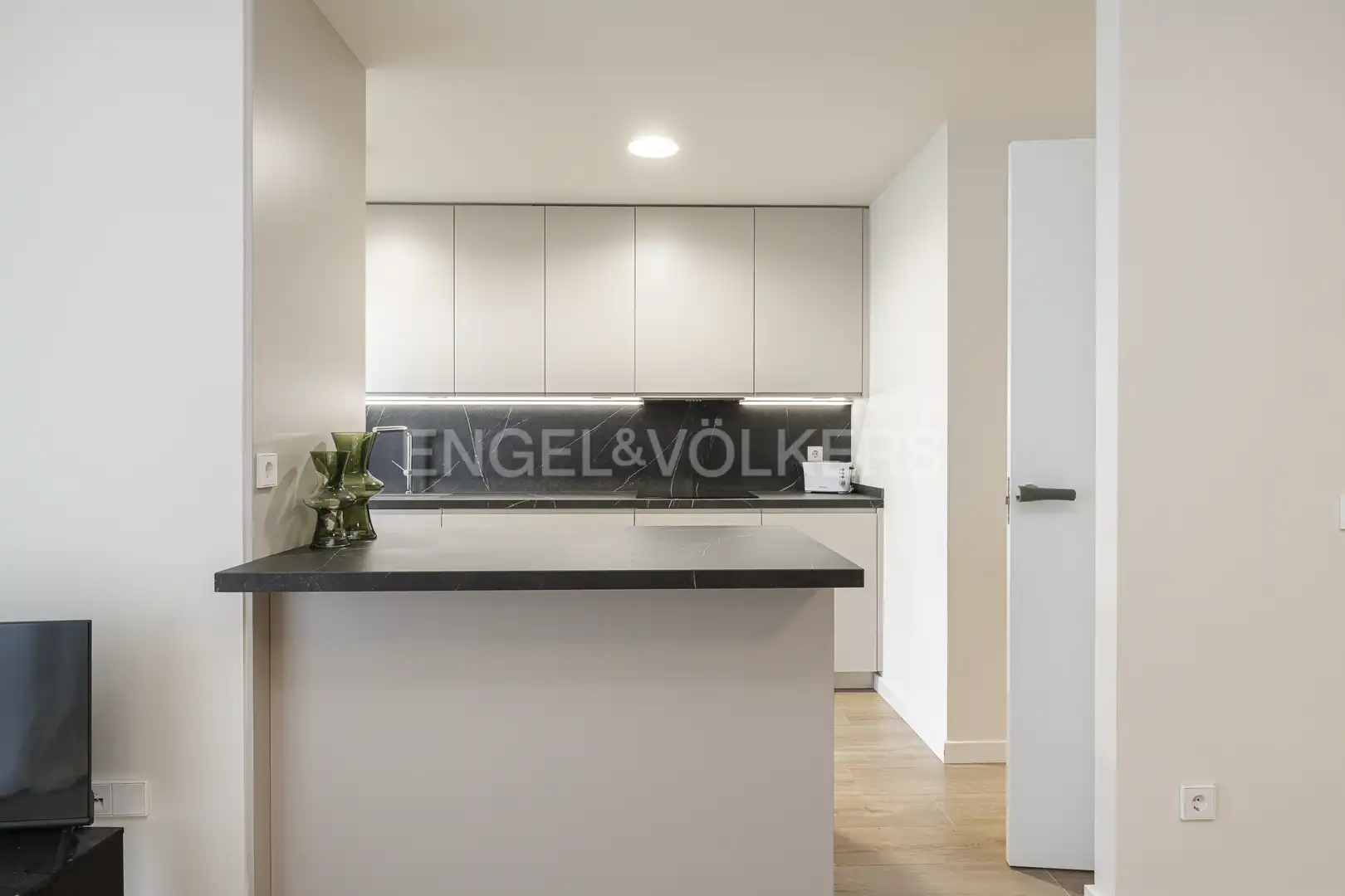 Cuina de Apartament de lloguer en Boadilla del Monte amb Aire condicionat, Calefacció i Jardí privat