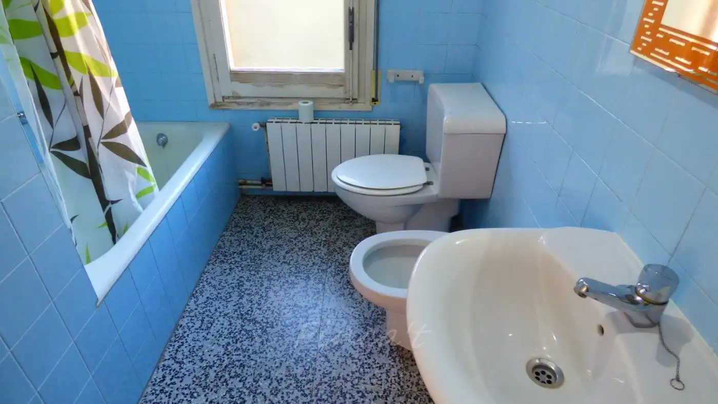 Bany de Casa o xalet en venda en Moià amb Calefacció, Terrassa i Traster