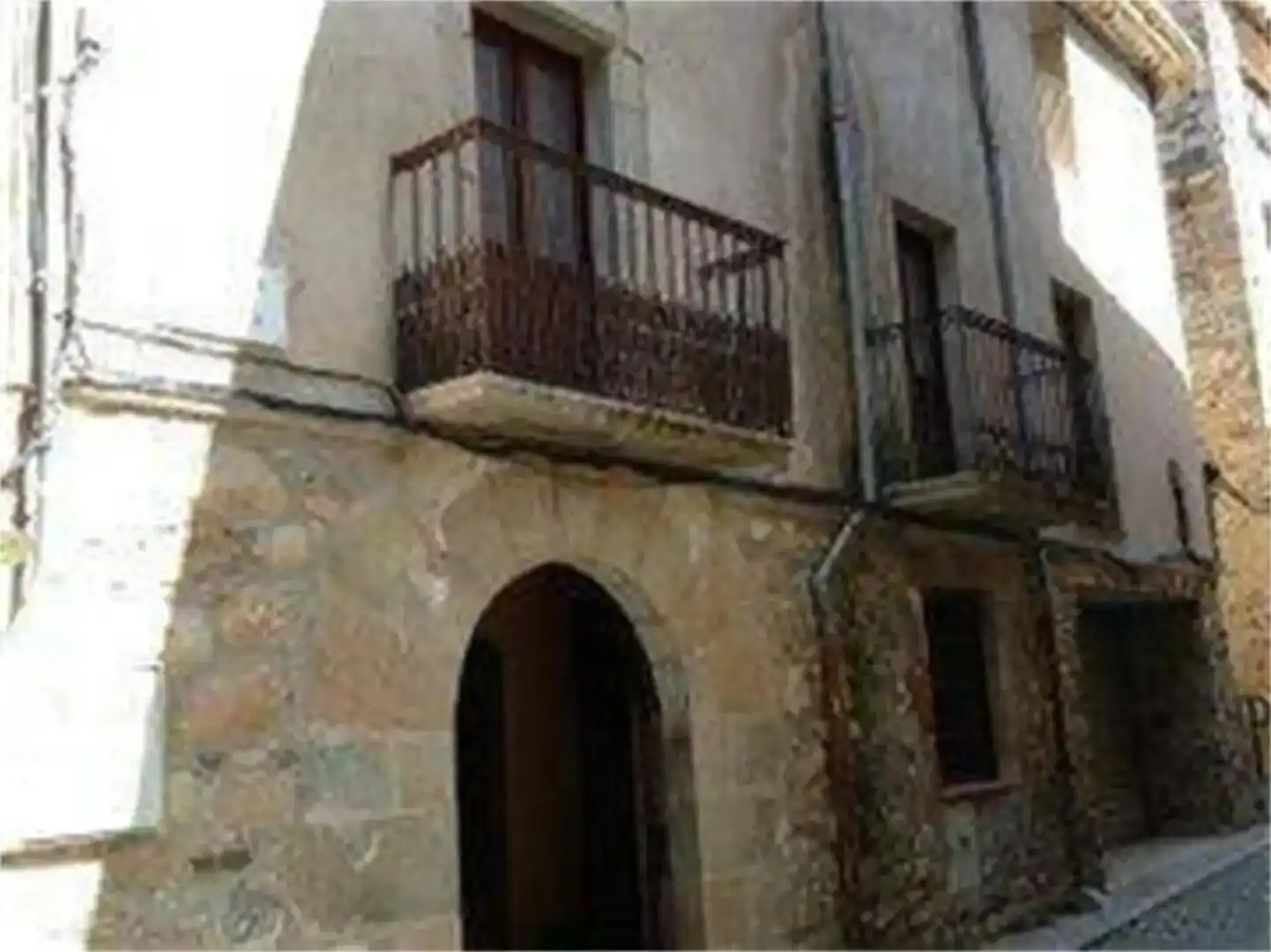 Vista exterior de Finca rústica en venda en Osor amb Parquet, Moblat i Balcó