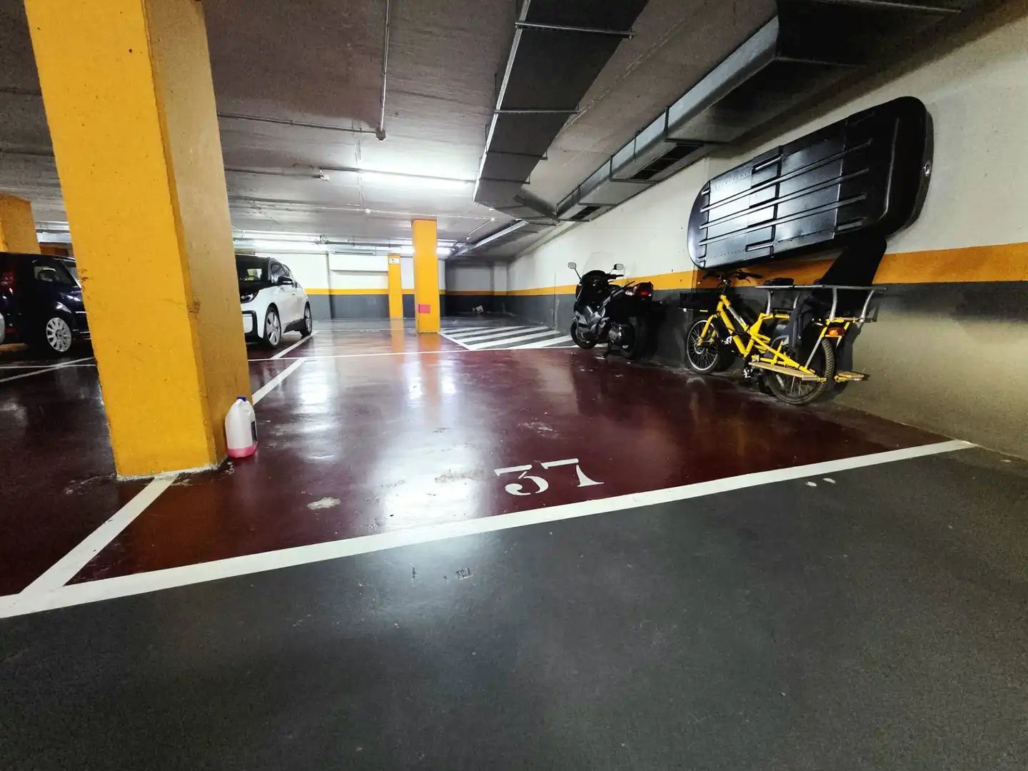 Aparcament de Pis en venda en Barcelona amb Aire condicionat, Calefacció i Jardí privat