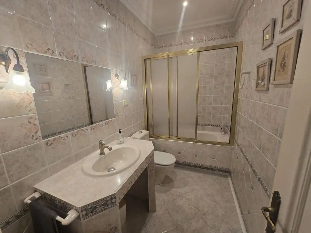 Bathroom of Flat for rent in Donostia - San Sebastián   with Heating and Balcony