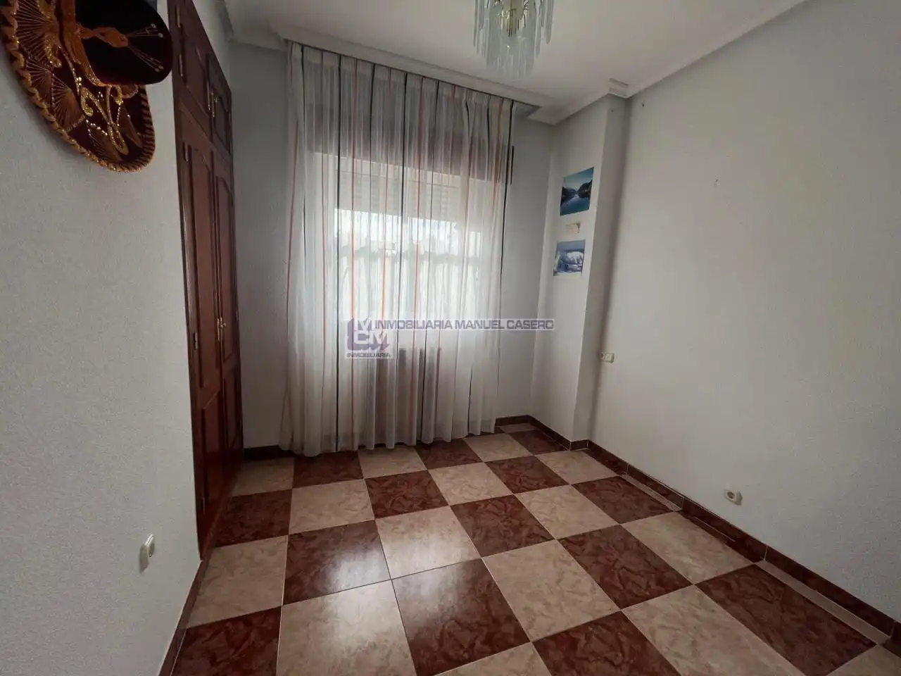 Dormitori de Casa o xalet en venda en Cáceres amb Calefacció, Jardí privat i Terrassa