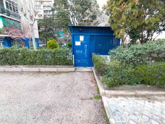 Garaje en Venta en Calle de Camarena en Aluche