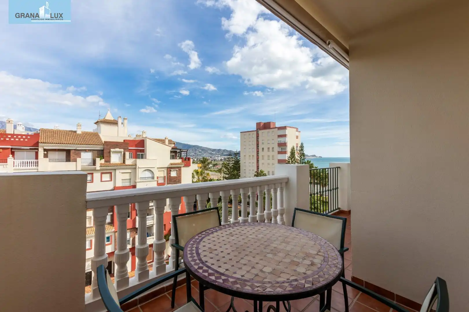 Dormitori de Àtic en venda en Motril amb Jardí privat, Terrassa i Piscina comunitària