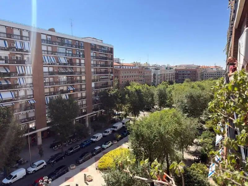Vista exterior de Pis en venda en Madrid amb Aire condicionat, Calefacció i Terrassa