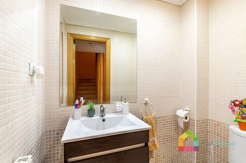 Bathroom of Detached homes for sale in Toledo  with Air Conditioner, Heating and Terrace