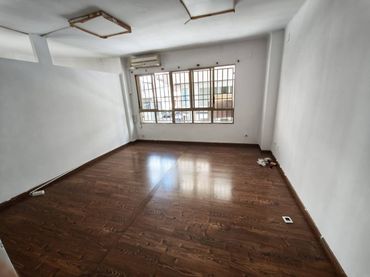 Office space to rent in Calle Francisco Alonso 48