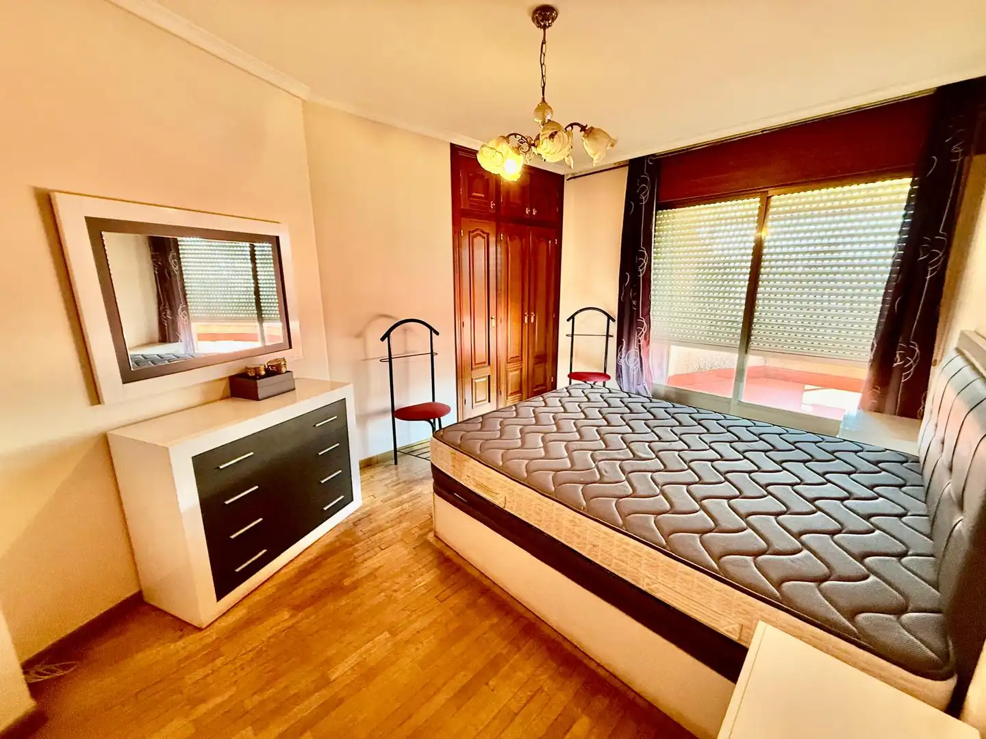 Habitación de Ático en venta en La Bañeza  con Calefacción, Parquet y Terraza