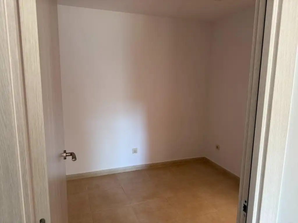 Habitación de Piso en venta en Deltebre con Aire acondicionado, Terraza y Trastero