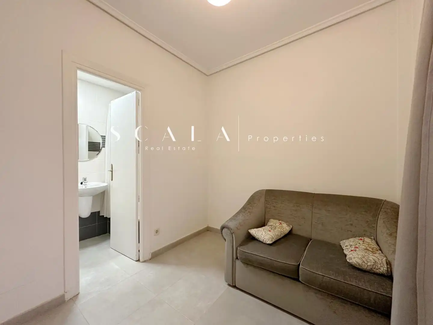 Habitación de Piso de alquiler en Madrid con Aire acondicionado, Calefacción y Se aceptan mascotas