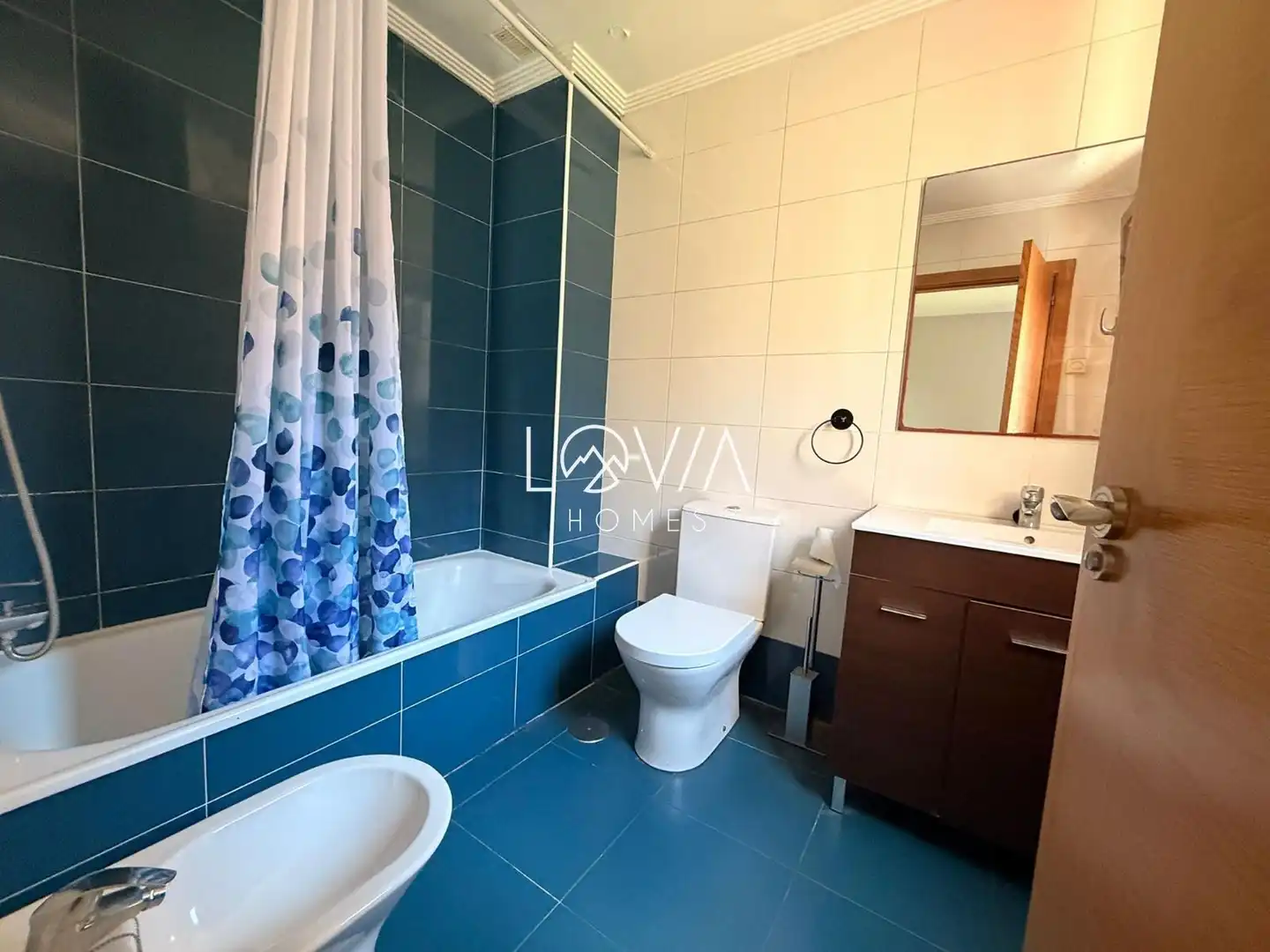 Baño de Piso en venta en Gijón  con Calefacción