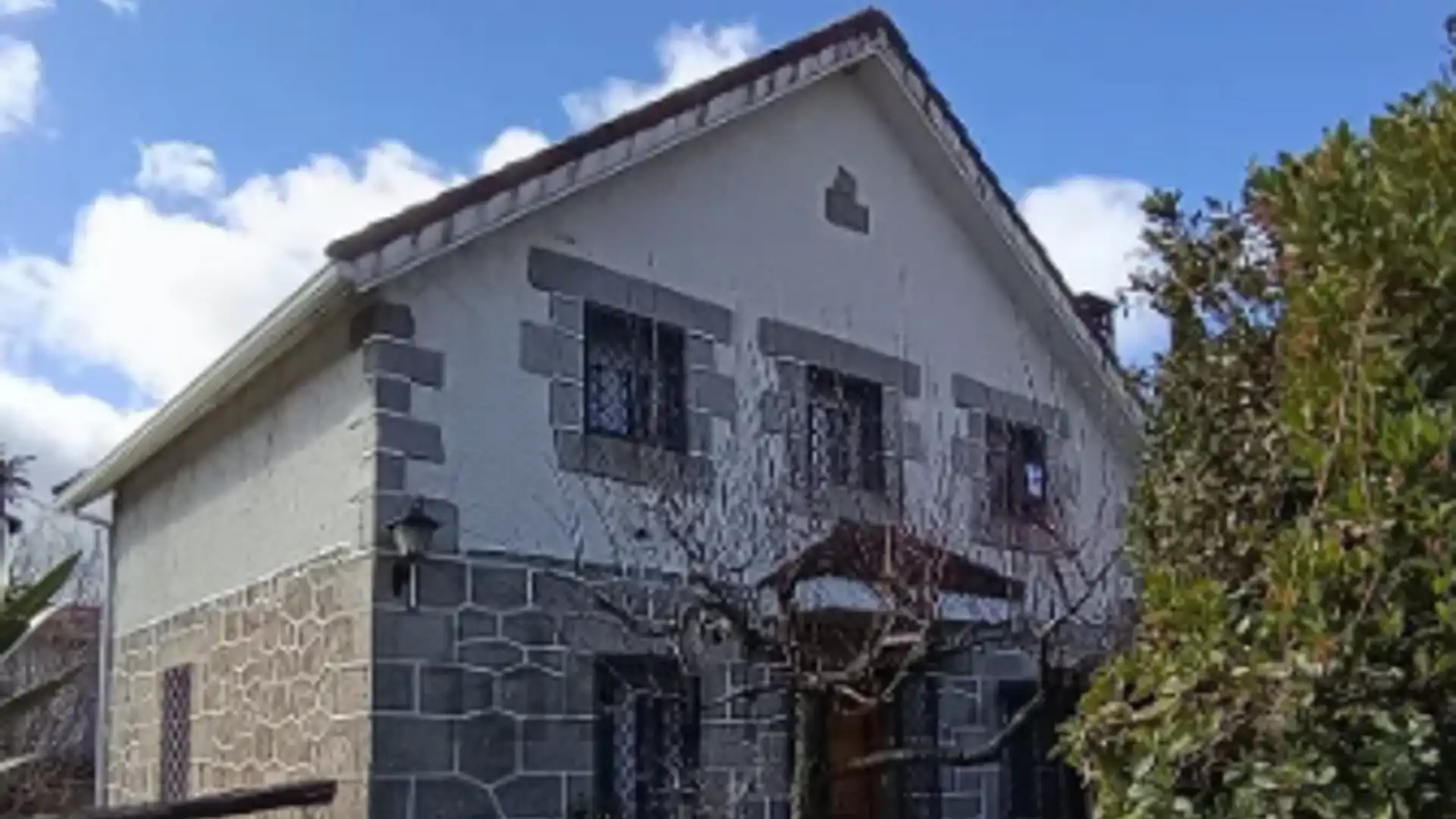 Vista exterior de Casa o chalet en venta en Collado Mediano con Calefacción y Jardín privado
