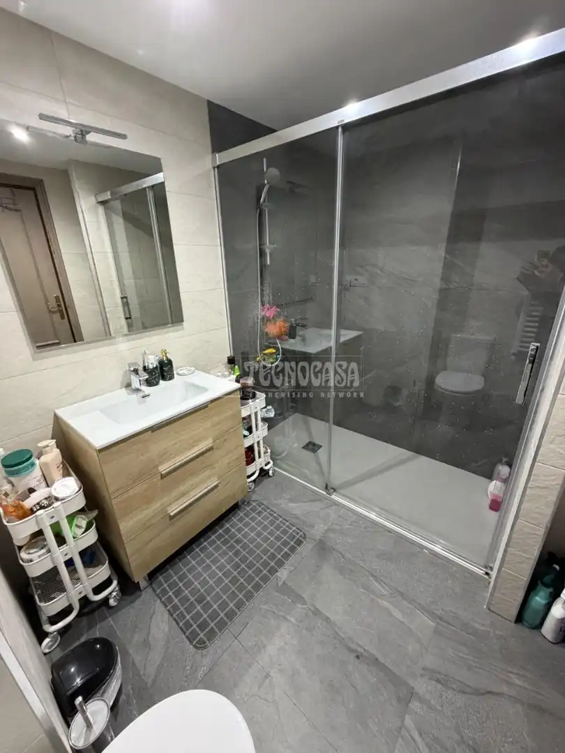Badezimmer von Wohnung zum Verkauf in Fuenlabrada mit Heizung, Terrasse und Abstellraum