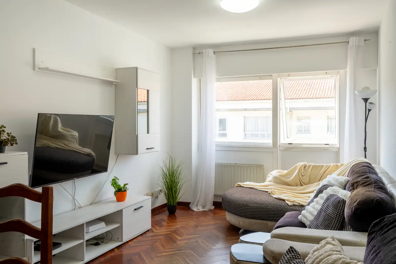 Sala de estar de Piso en venta en Culleredo con Calefacción, Parquet y Trastero