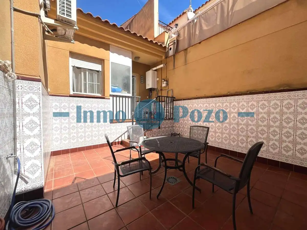 Terrasse von Maisonette zum Verkauf in Almendralejo mit Abstellraum und Möbliert