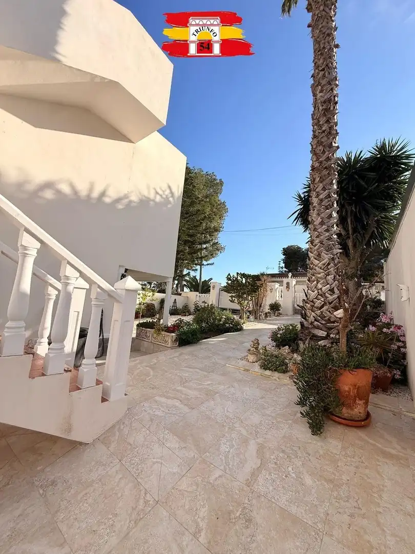 Casa o xalet en venda a Calle NARANJO, El Pinar de Campoverde