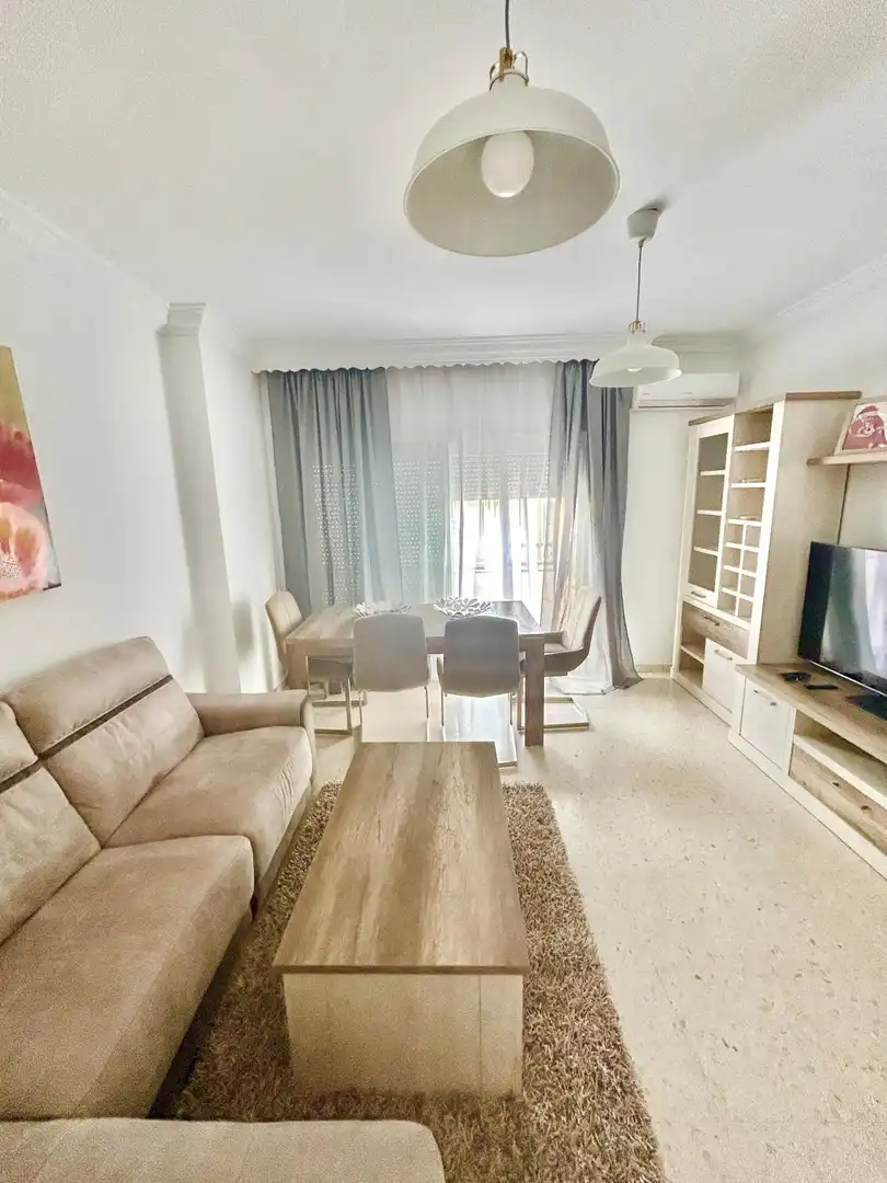 Living room of Flat for sale in Sevilla  with Air Conditioner and Community pool