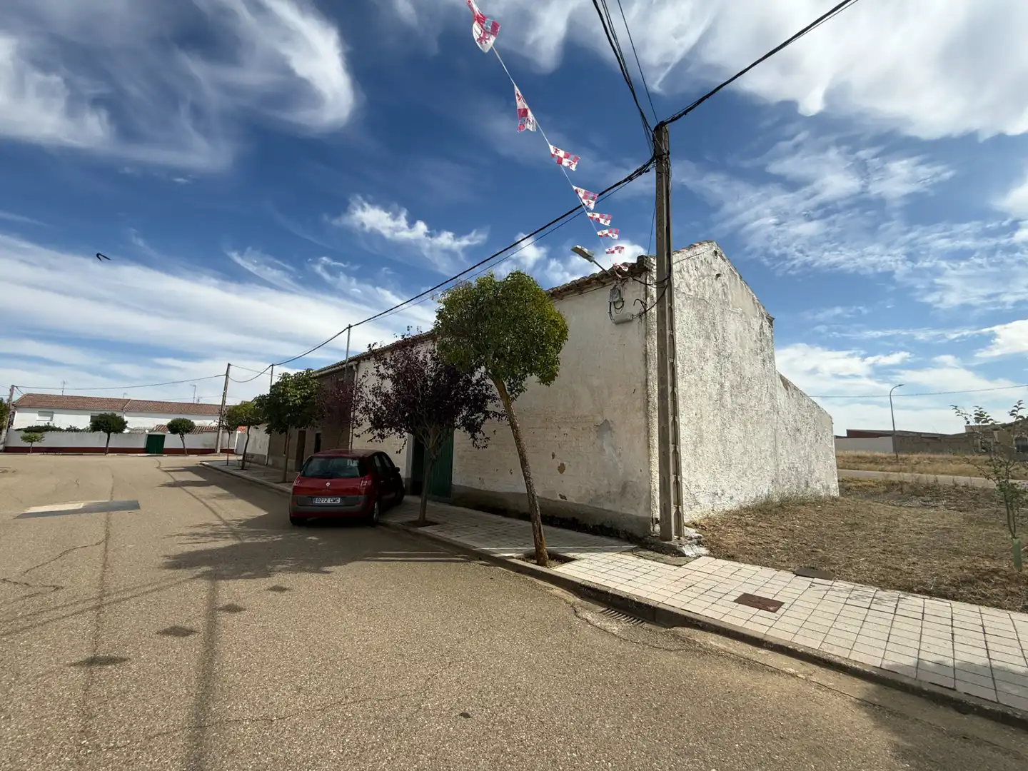 Vista exterior de Casa o xalet en venda en Cervatos de la Cueza amb Traster i Moblat