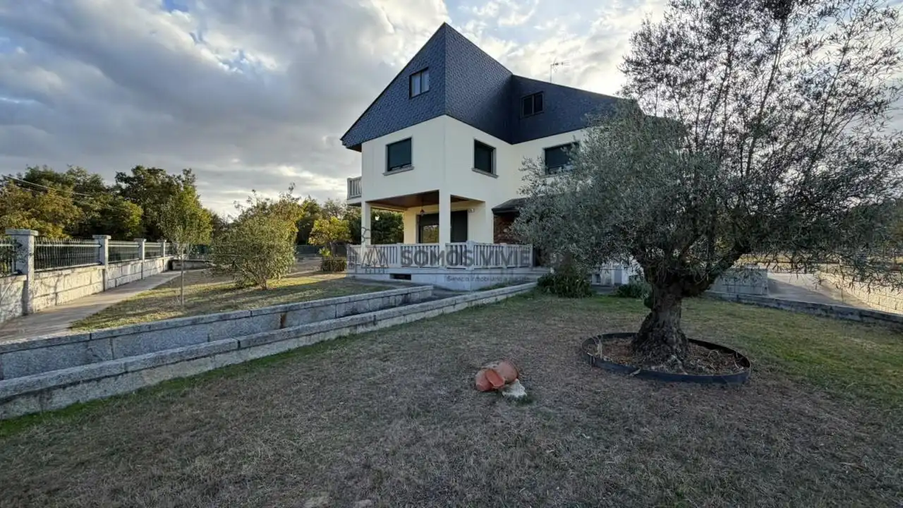 Exterior view of Houses for sale in San Cibrao das Viñas  with Heating, Private garden and Storage room