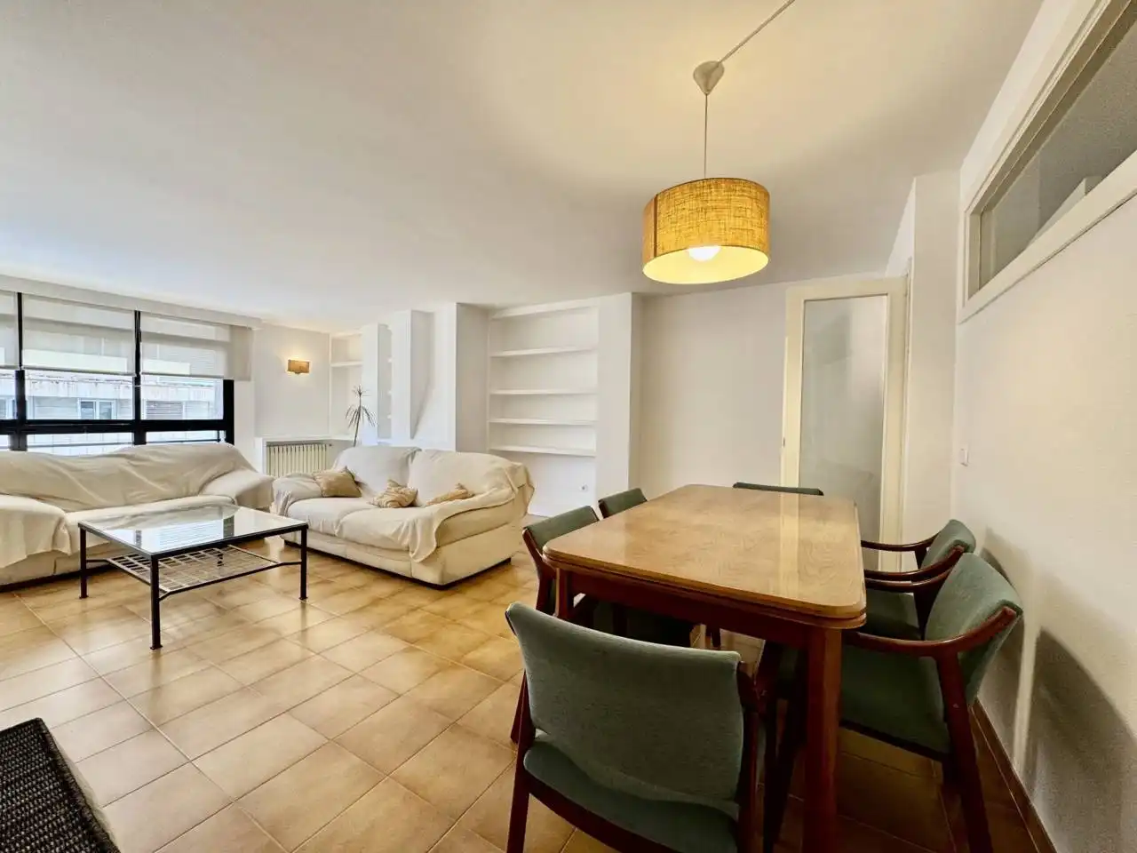 Sala de estar de Piso de alquiler en  Palma de Mallorca con Aire acondicionado, Calefacción y Terraza