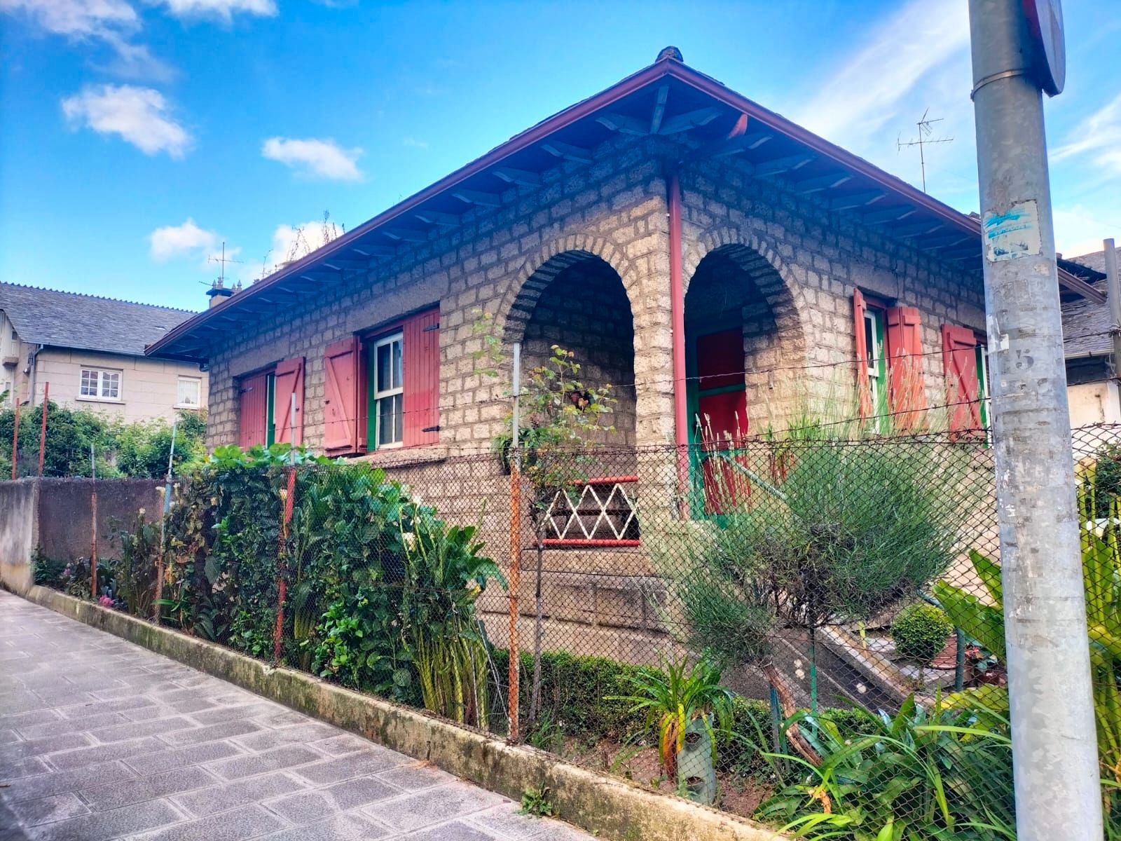 Vista exterior de Casa o xalet en venda en Lugo Capital amb Jardí privat i Traster