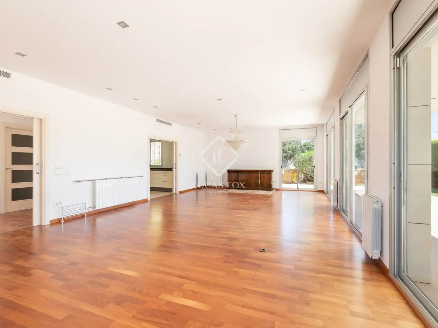 Sala d'estar de Casa o xalet en venda en Castelldefels amb Aire condicionat, Calefacció i Jardí privat