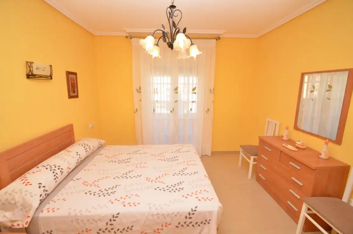 Habitación de Piso de alquiler en Roquetas de Mar con Terraza, Amueblado y Piscina comunitaria