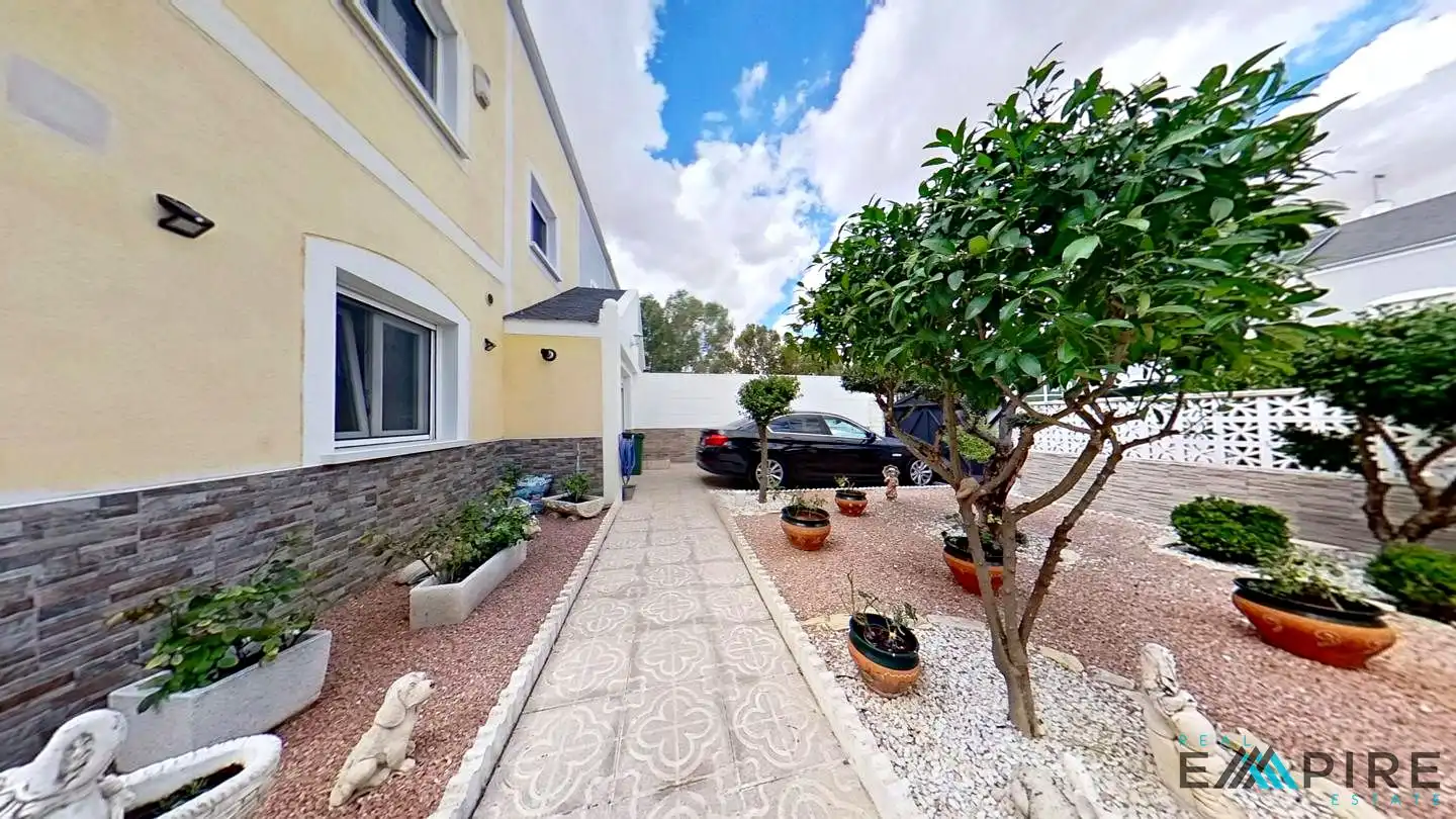 Semi-detached house with pool for sale in Ugena, imagen 10