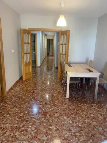 Piso en Alquiler en Residencial Triana - Barrio Alto