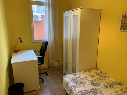 Bedroom of Flat to share in  Madrid Capital  with Heating, Furnished and Washing machine