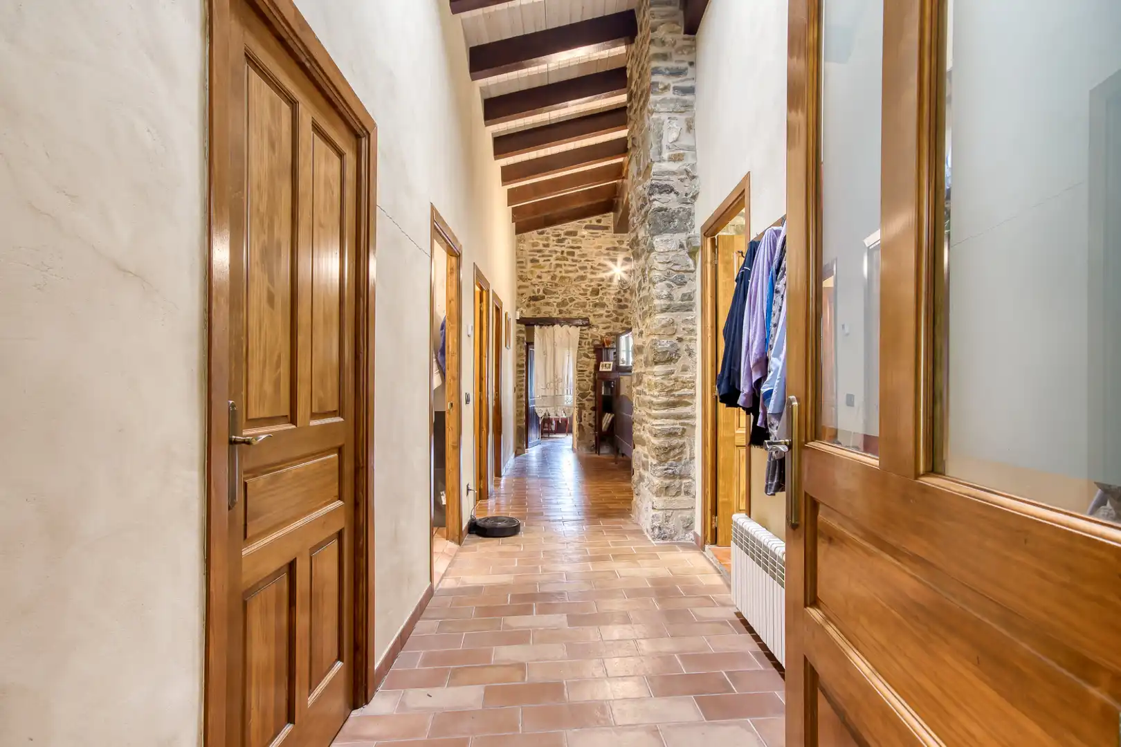 Country house zum Verkauf in Sant Joan Les Fonts mit Klimaanlage, Heizung und Privatgarten