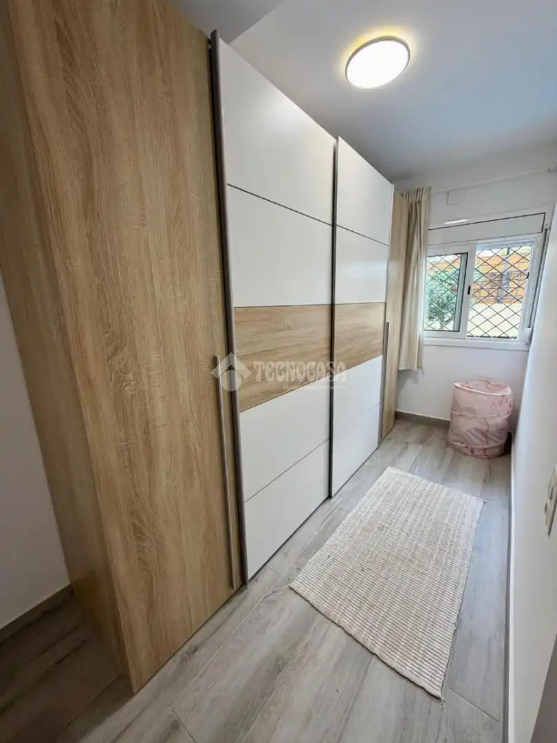Dormitori de Pis en venda en Castelldefels amb Aire condicionat i Terrassa
