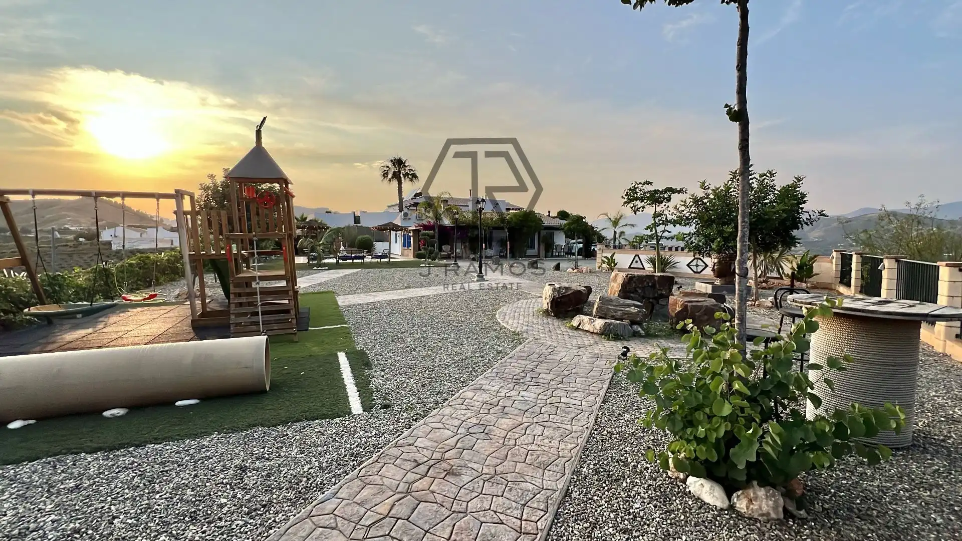 Houses for rent in de la axarquia, Almáchar