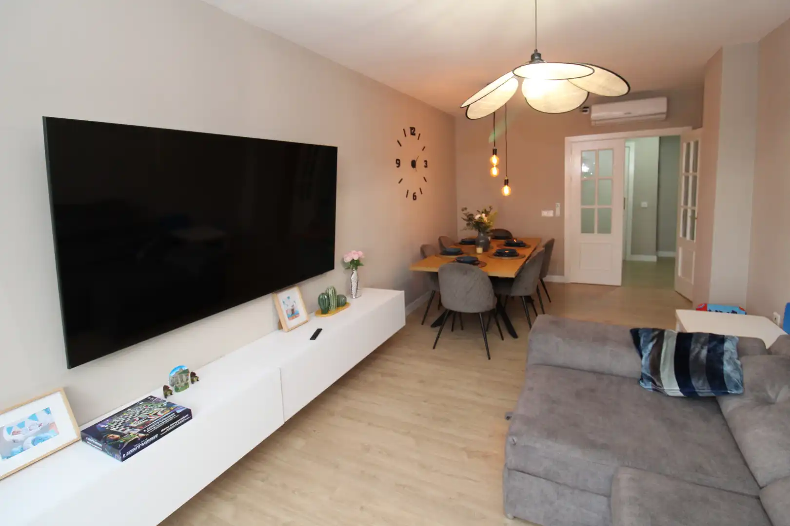 Wohnzimmer von Wohnung zum Verkauf in Ronda mit Klimaanlage und Möbliert