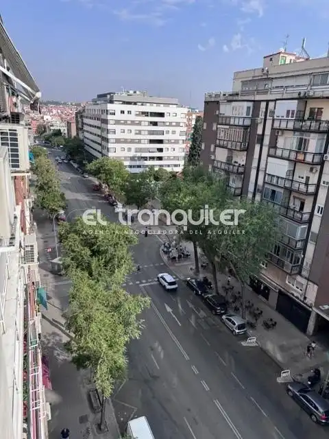 Außenansicht von Wohnung zur Miete in Madrid mit Klimaanlage und Waschmaschine