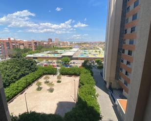 Vista exterior de Pis en venda en  Valencia Capital amb Aire condicionat, Calefacció i Jardí privat