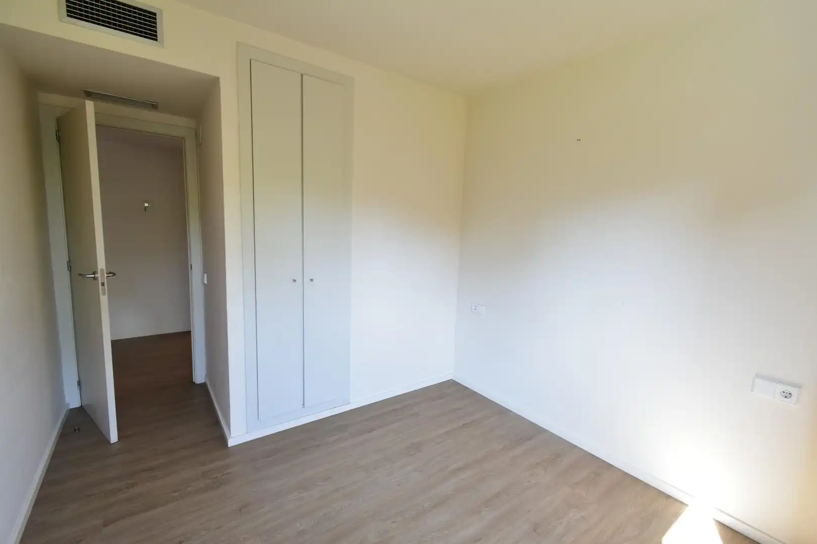 Bedroom of Flat for rent in Barcelona  with Air Conditioner, Heating and Parquet flooring