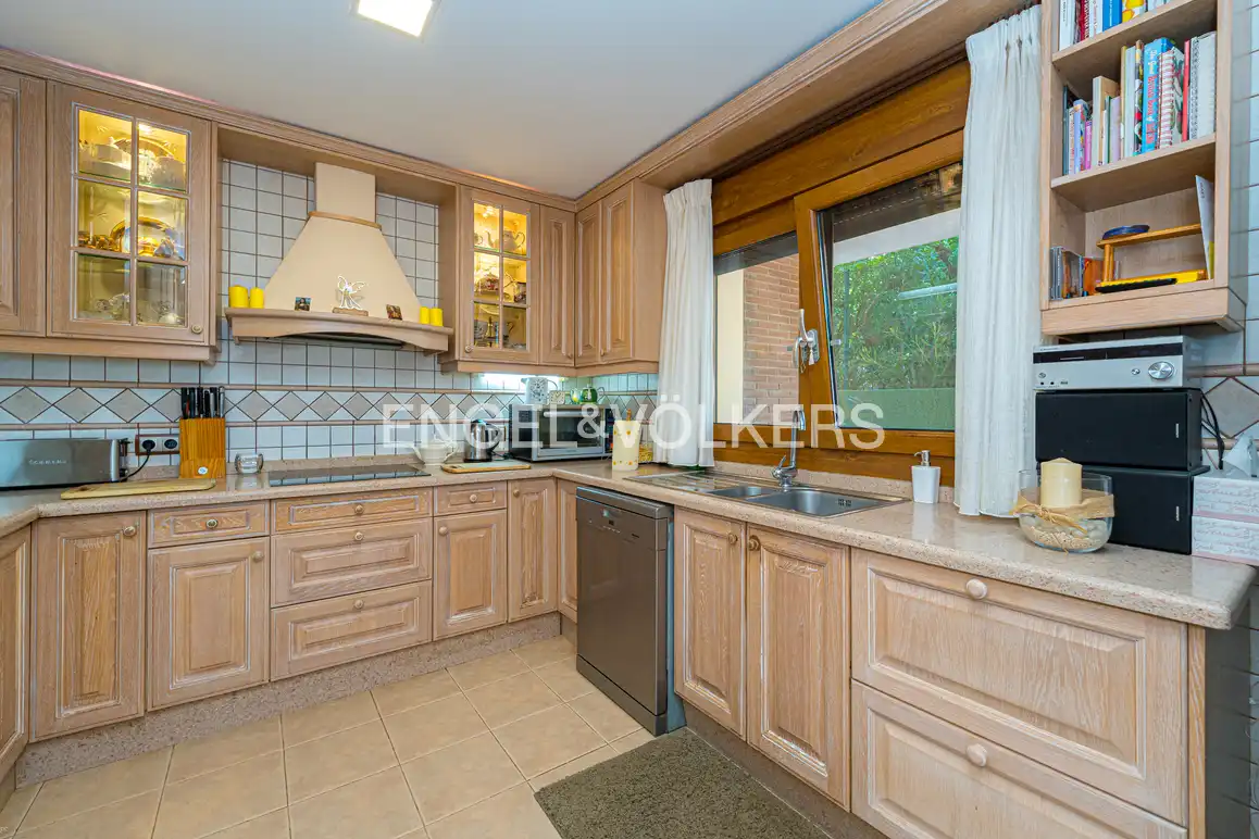 Cocina de Casa o chalet en venta en Benidorm con Aire acondicionado, Jardín privado y Piscina