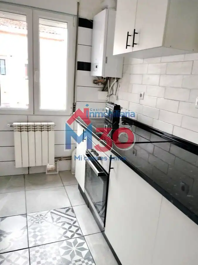 Cocina de Apartamento en venta en Miranda de Ebro con Calefacción y Trastero