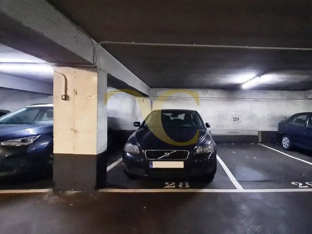 Parkplatz von Wohnung zum Verkauf in Gijón  mit Heizung, Terrasse und Abstellraum
