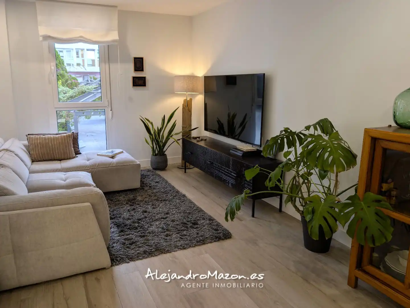 Living room of Flat for sale in Castro-Urdiales  with Heating, Swimming Pool and Community pool